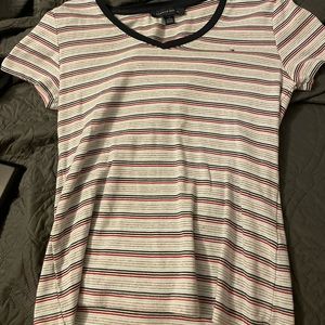 Tommy Hilfiger striped short sleeve tee shirt v cut. size medium.